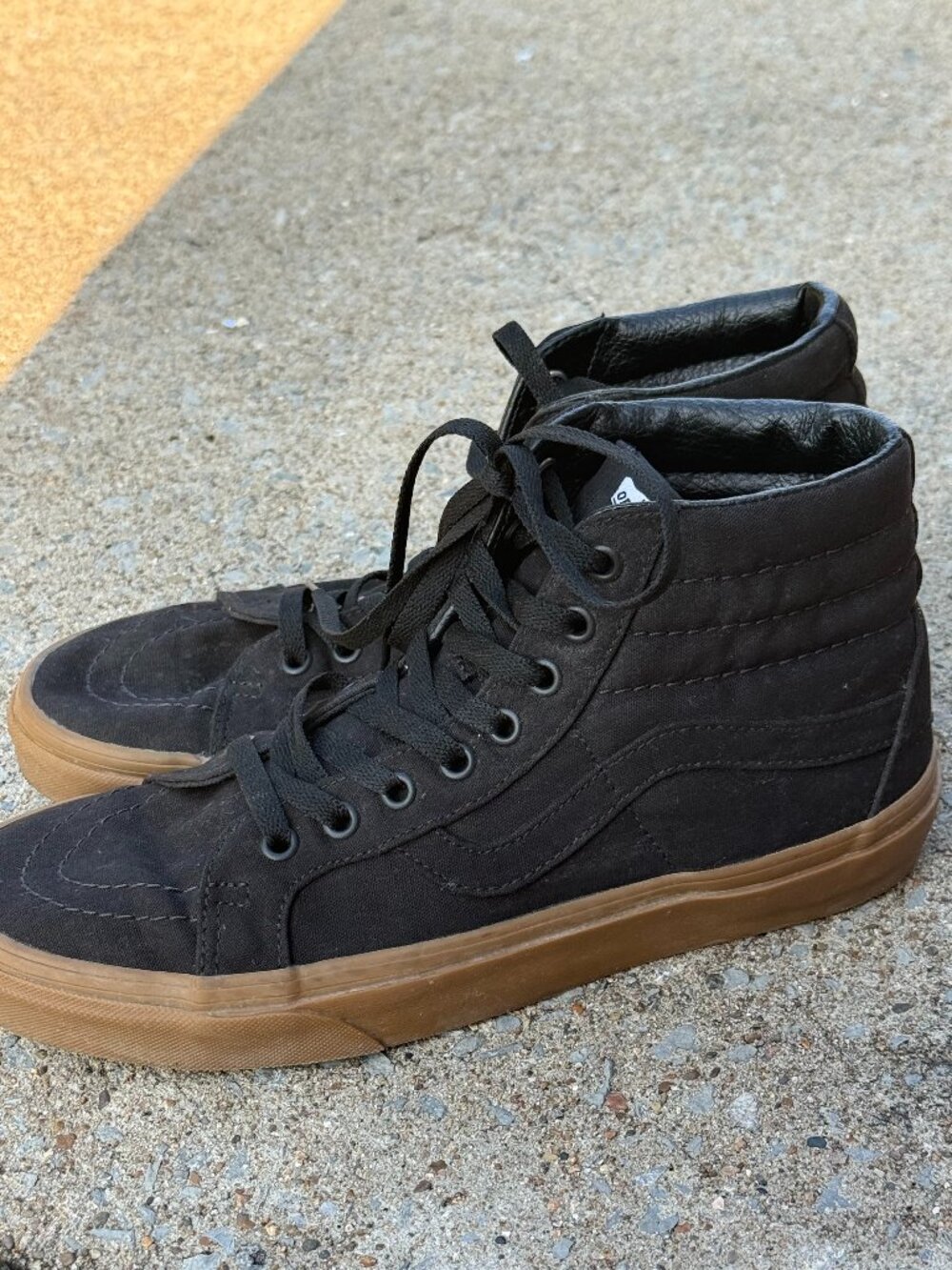 Vans Sk8-Hi Black Gum Sole High Top Skate Shoes Mens 8.5 Womens 10 Grunge Y2K411